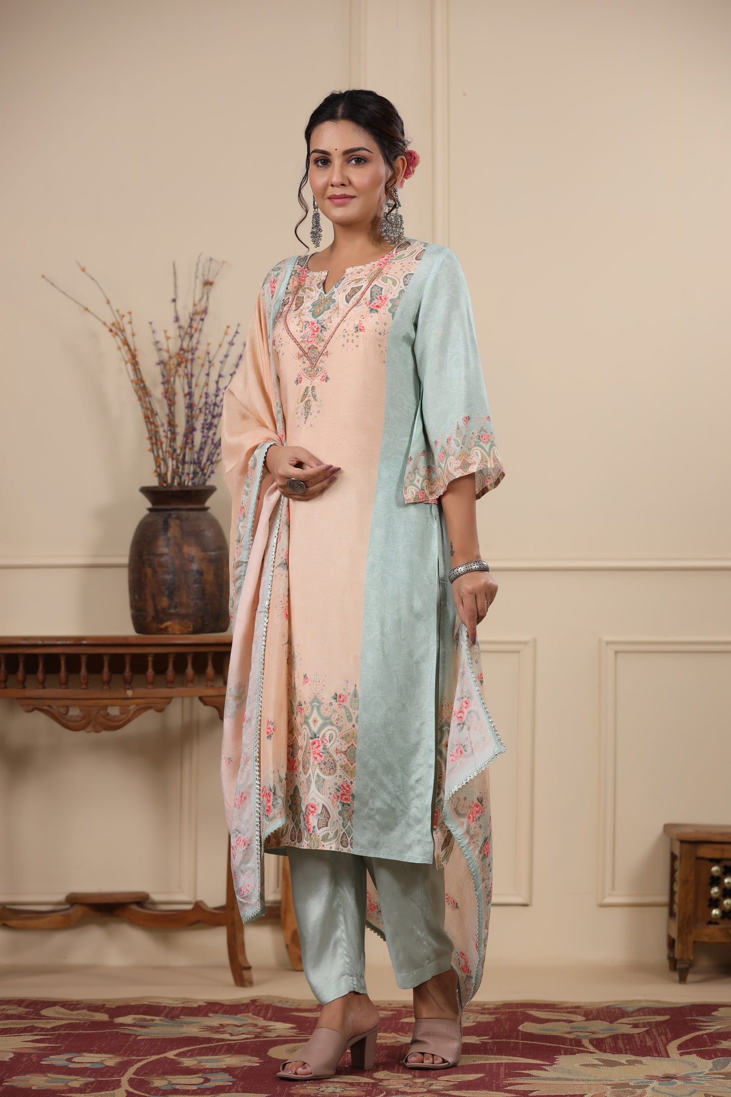 Off-White Floral Placement Print Kurta & Pant Set