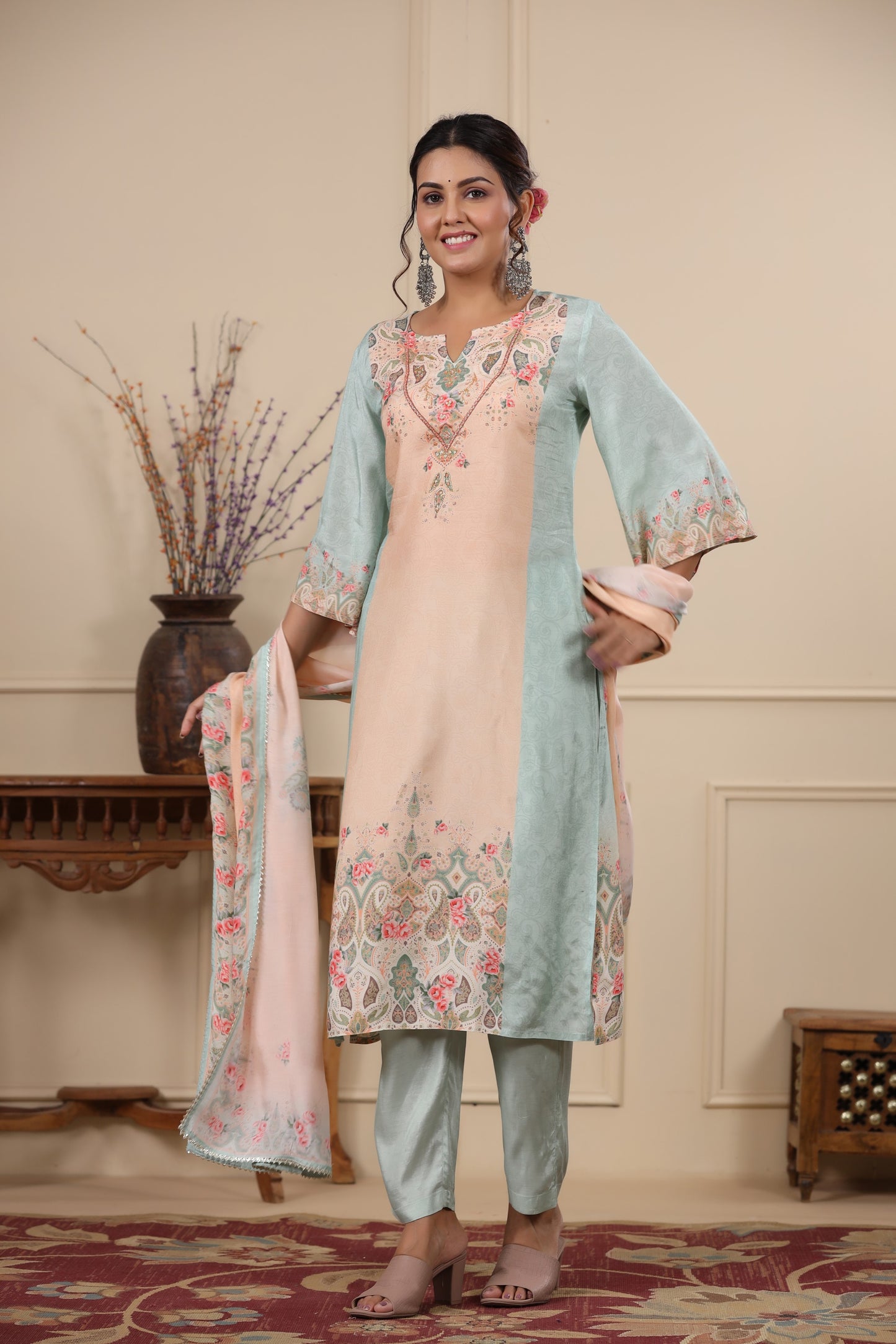 Off-White Floral Placement Print Kurta & Pant Set