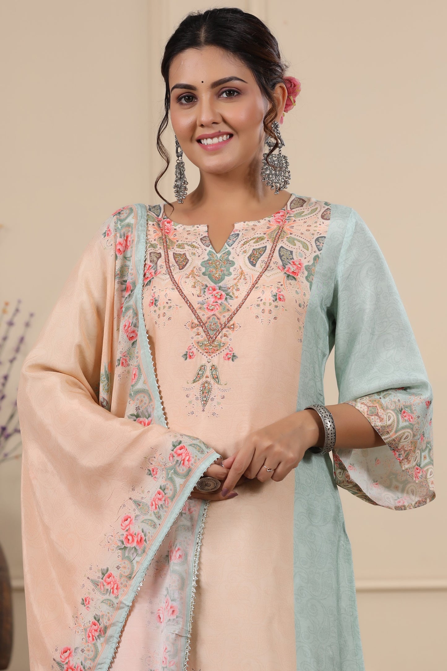 Off-White Floral Placement Print Kurta & Pant Set