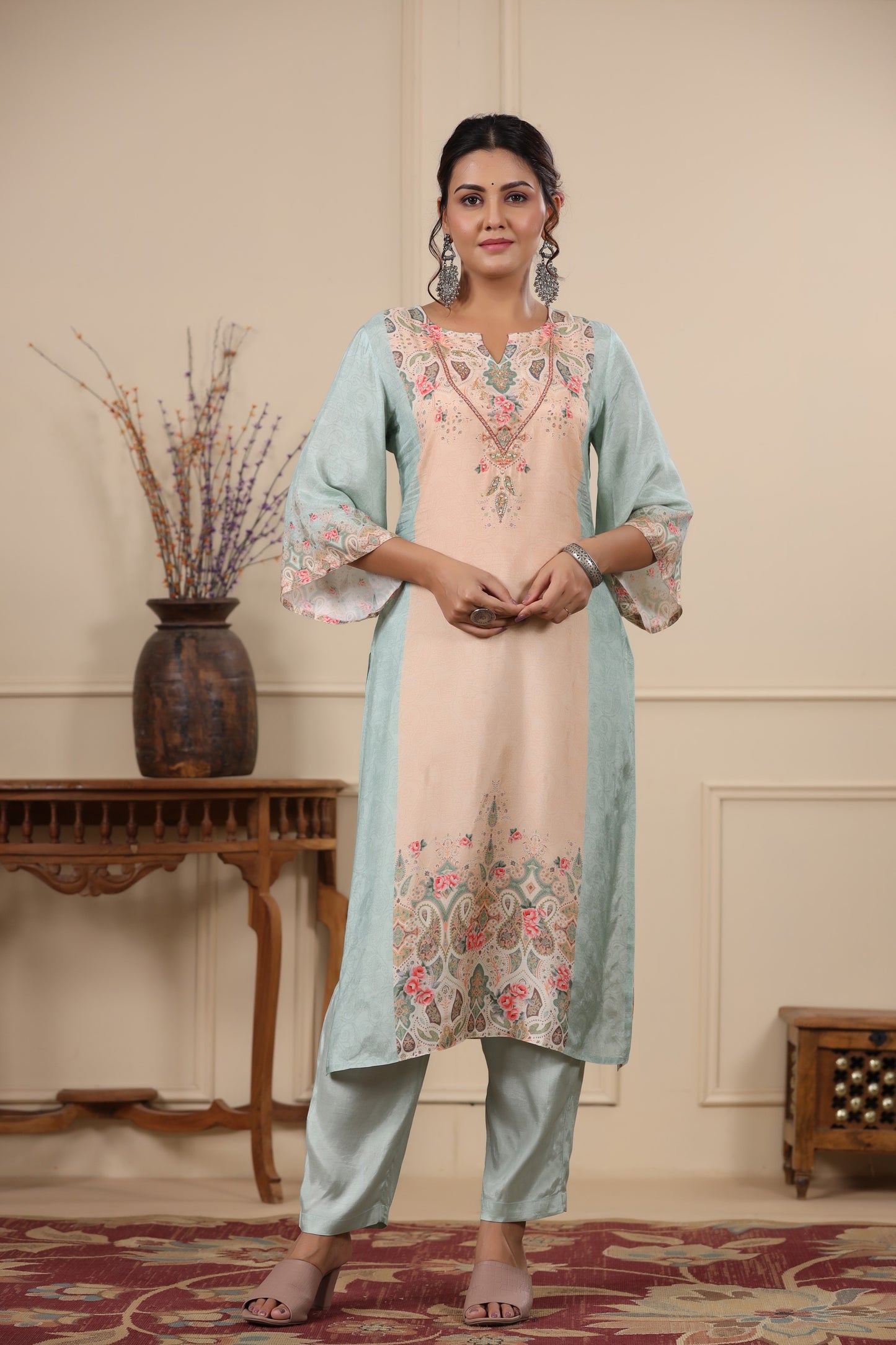 Off-White Floral Placement Print Kurta & Pant Set